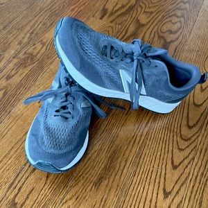 New Balance running/athletic womens sneakers